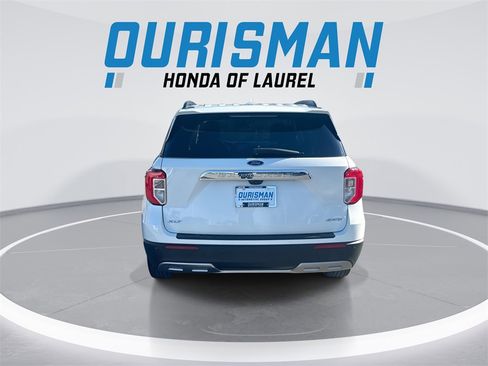 Used 2021 Ford Explorer XLT w/ Equipment Group 202A image 7