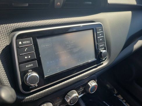 Used 2021 Nissan Kicks S image 27