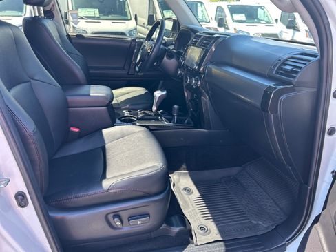 Used 2024 Toyota 4Runner TRD Off-Road Premium w/ Off Road Premium Plus Package AWD/4WD image 19