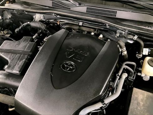 Used 2021 Toyota Tacoma SR5 AWD/4WD image 33