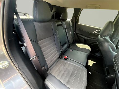 Used 2024 Mitsubishi Outlander Ralliart AWD/4WD image 25