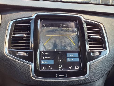 Used 2018 Volvo XC90 T5 Momentum w/ Convenience Package FWD image 16