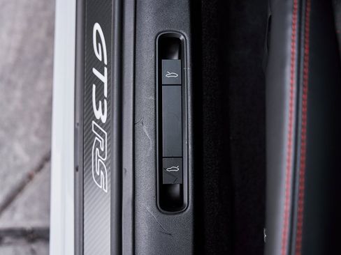 Used 2025 Porsche 911 GT3 RS w/ Weissach Package image 43