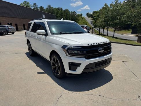 Used 2022 Ford Expedition Limited RWD image 7