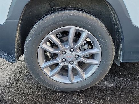 Used 2024 GMC Terrain SLT image 6