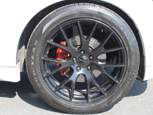 Used 2018 Dodge Durango R/T w/ Blacktop Package RWD image 6