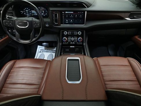 Used 2023 GMC Yukon Denali Ultimate image 6