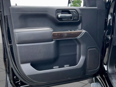 Used 2020 GMC Sierra 1500 SLT RWD image 21