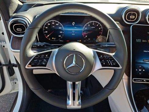 Used 2026 Mercedes-Benz GLC 300 4MATIC image 18
