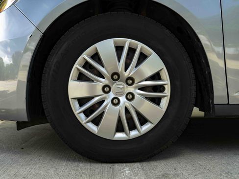 Used 2016 Honda Odyssey LX image 14