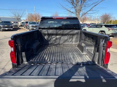 Used 2023 Chevrolet Silverado 1500 LT image 19