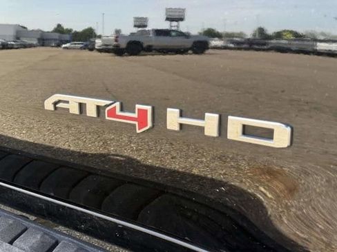 Used 2021 GMC Sierra 2500 AT4 w/ AT4 Premium Plus Package AWD/4WD image 8