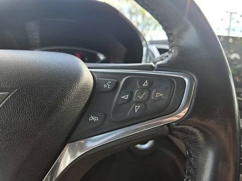 Used 2019 Chevrolet Equinox LT w/ Sun & Navigation Package FWD image 24