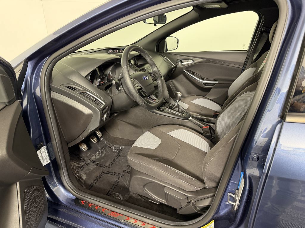 Used 2018 Ford Focus ST FWD image 16