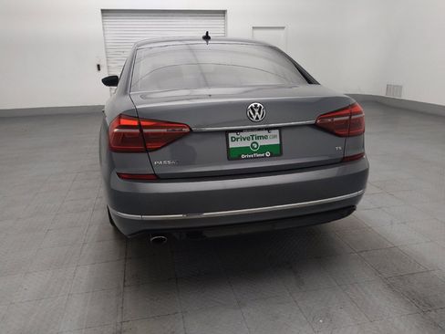 Used 2017 Volkswagen Passat 1.8T R-Line FWD image 6