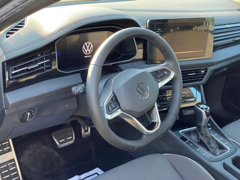 Used 2025 Volkswagen Jetta Sport FWD image 5