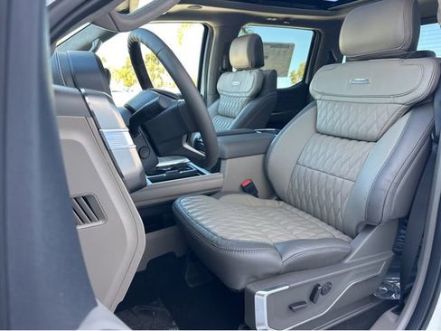 New 2026 Ford F250 Platinum w/ Platinum Plus Package AWD/4WD image 12