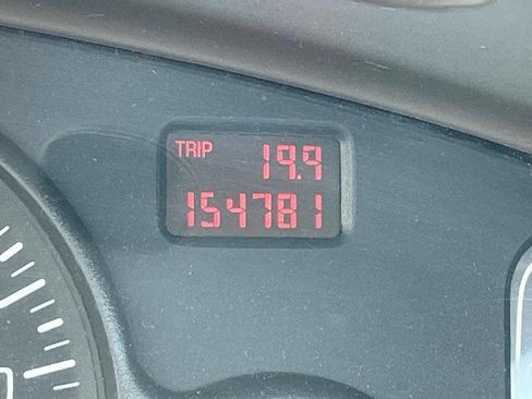 Used 2001 Pontiac Bonneville SE image 37