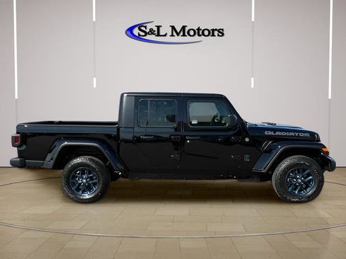 New 2026 Jeep Gladiator Sport AWD/4WD image 7