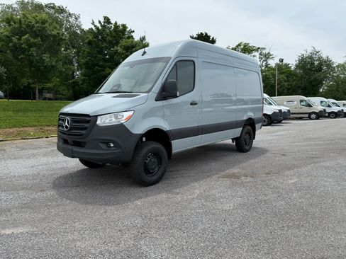 New 2025 Mercedes-Benz Sprinter 2500 image 2