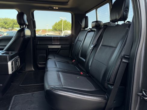 Used 2016 Ford F150 Lariat w/ Equipment Group 502A Luxury AWD/4WD image 31