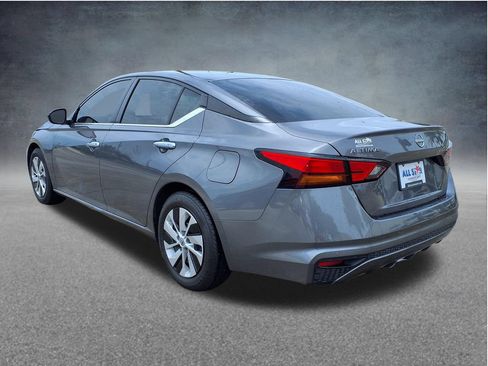 Used 2024 Nissan Altima 2.5 S FWD image 10