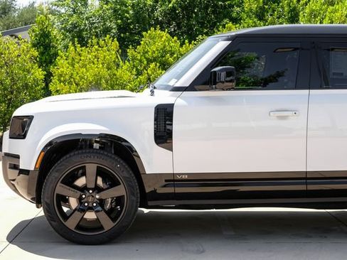 New 2026 Land Rover Defender 110 V8 AWD/4WD image 14
