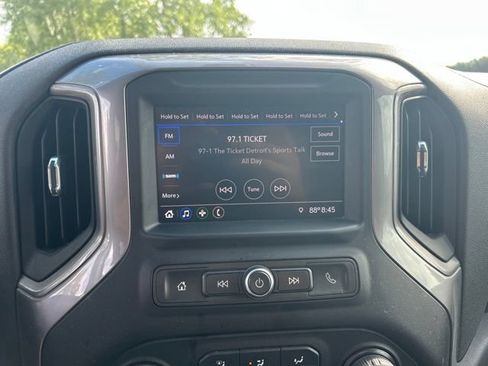 Used 2020 Chevrolet Silverado 1500 Custom w/ Custom Value Package AWD/4WD image 11