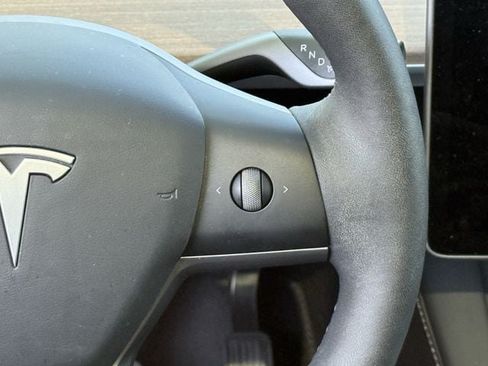 Used 2024 Tesla Model Y Long Range AWD/4WD image 14