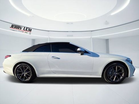 Used 2026 Mercedes-Benz CLE 300 4MATIC Cabriolet image 2