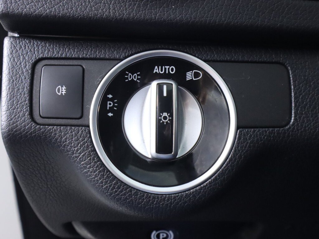 Used 2014 Mercedes-Benz C 300 4MATIC Sedan image 10