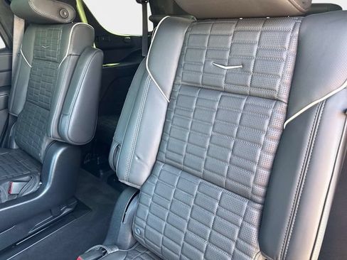 Certified 2025 Cadillac Escalade V w/ LPO, ONYX Package AWD/4WD image 14
