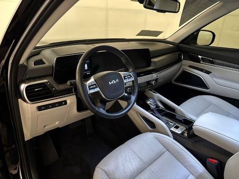 Used 2024 Kia Telluride EX w/ EX Captain's Chair Package AWD/4WD image 4