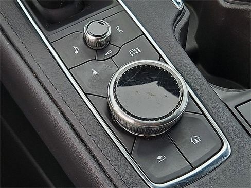 Used 2024 Cadillac XT4 Premium Luxury image 33