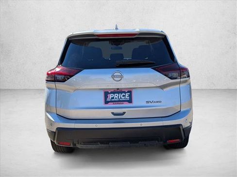 Used 2024 Nissan Rogue SV image 6