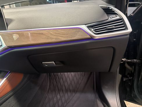 Used 2019 BMW X5 xDrive40i w/ M Sport Package AWD/4WD image 25
