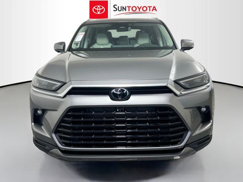 New 2026 Toyota Grand Highlander Limited image 10