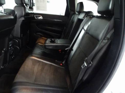 Used 2019 Jeep Grand Cherokee Altitude image 4