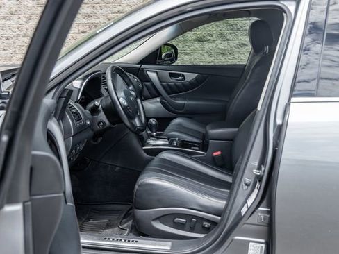 Used 2017 INFINITI QX70 AWD w/ Premium Package image 24