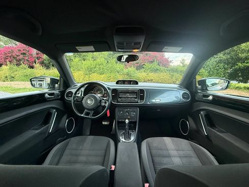 Used 2014 Volkswagen Beetle R-Line FWD image 10