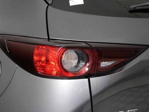 Used 2018 MAZDA CX-5 Touring image 18