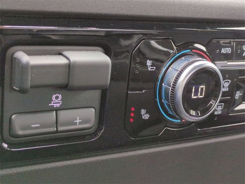 Used 2025 GMC Sierra 1500 Elevation image 23