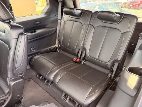 Used 2024 Jeep Grand Cherokee L Limited w/ Luxury Tech Group II AWD/4WD image 31