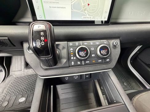 Used 2020 Land Rover Defender 110 SE AWD/4WD image 17