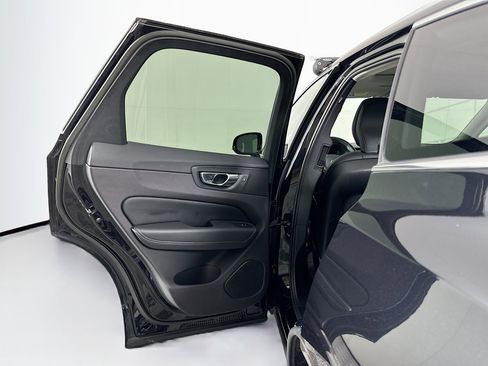 Used 2022 Volvo XC60 B6 Inscription w/ Advanced Package image 27