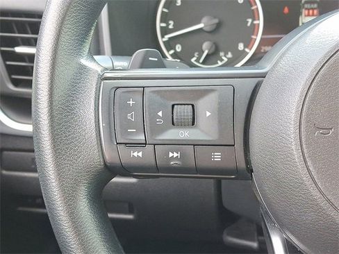 Used 2023 Nissan Rogue S image 21