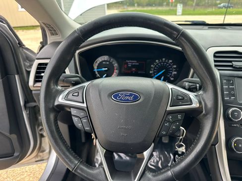 Used 2013 Ford Fusion SE FWD image 17