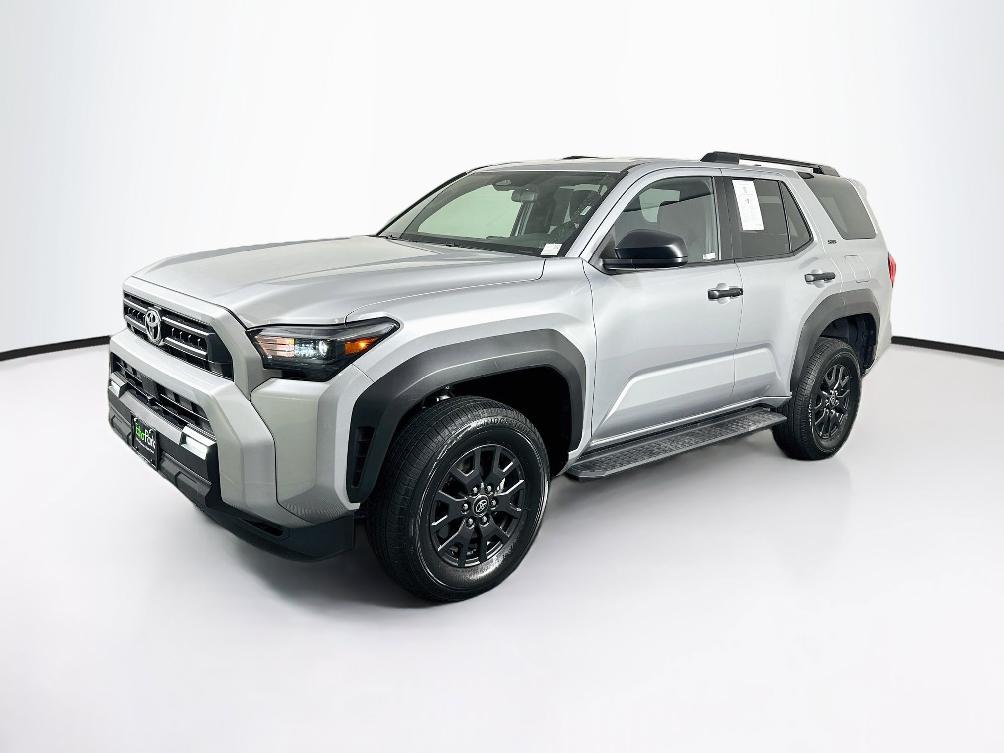 Used 2025 Toyota 4Runner SR5 AWD/4WD image 3