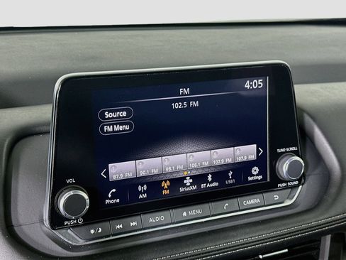 Used 2025 Nissan Rogue SV AWD/4WD image 21