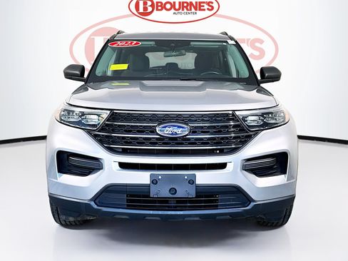 Used 2023 Ford Explorer XLT AWD/4WD image 4
